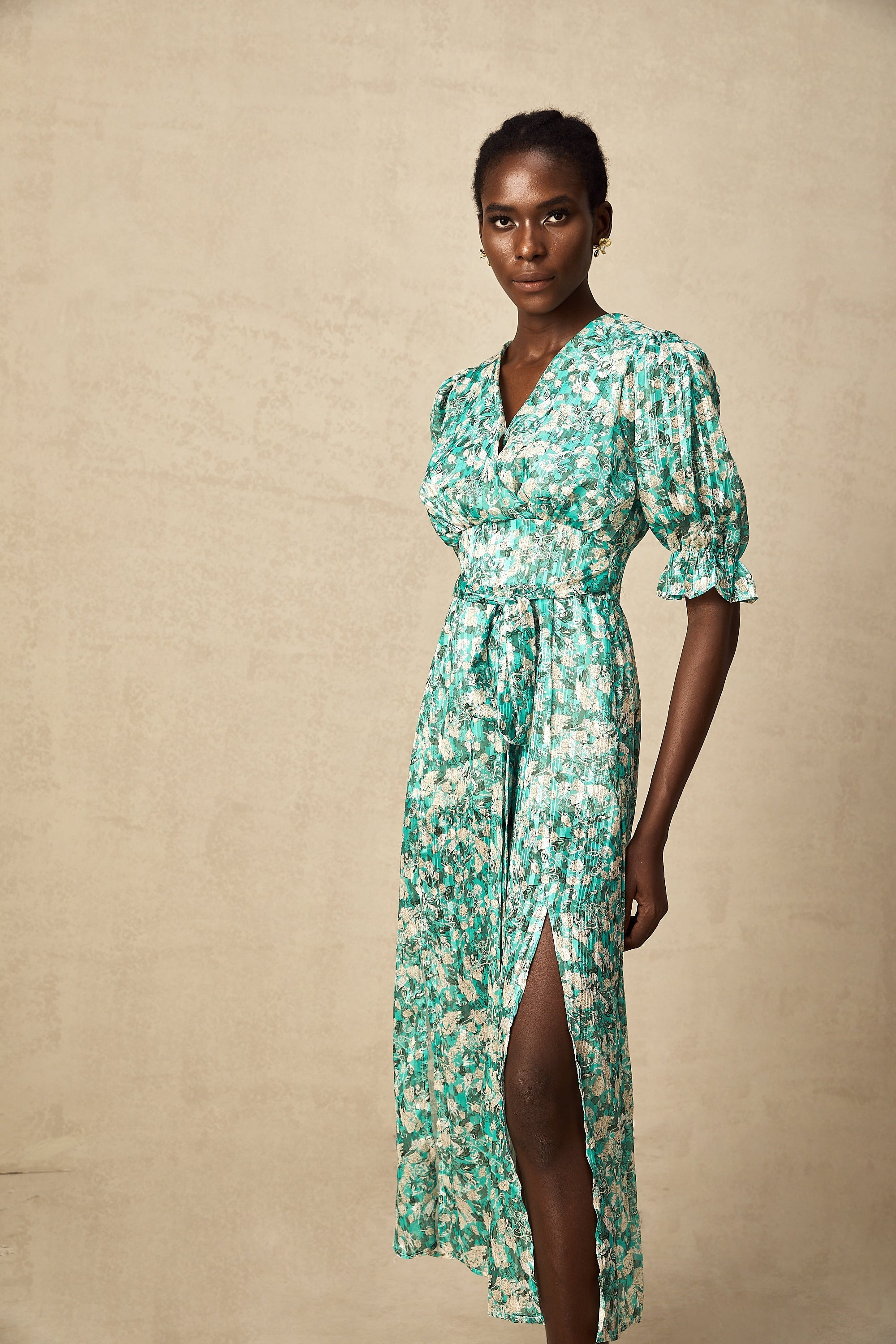 Alisa Yeşili Çiçek Desenli, Yırtmaçlı Midi Elbise