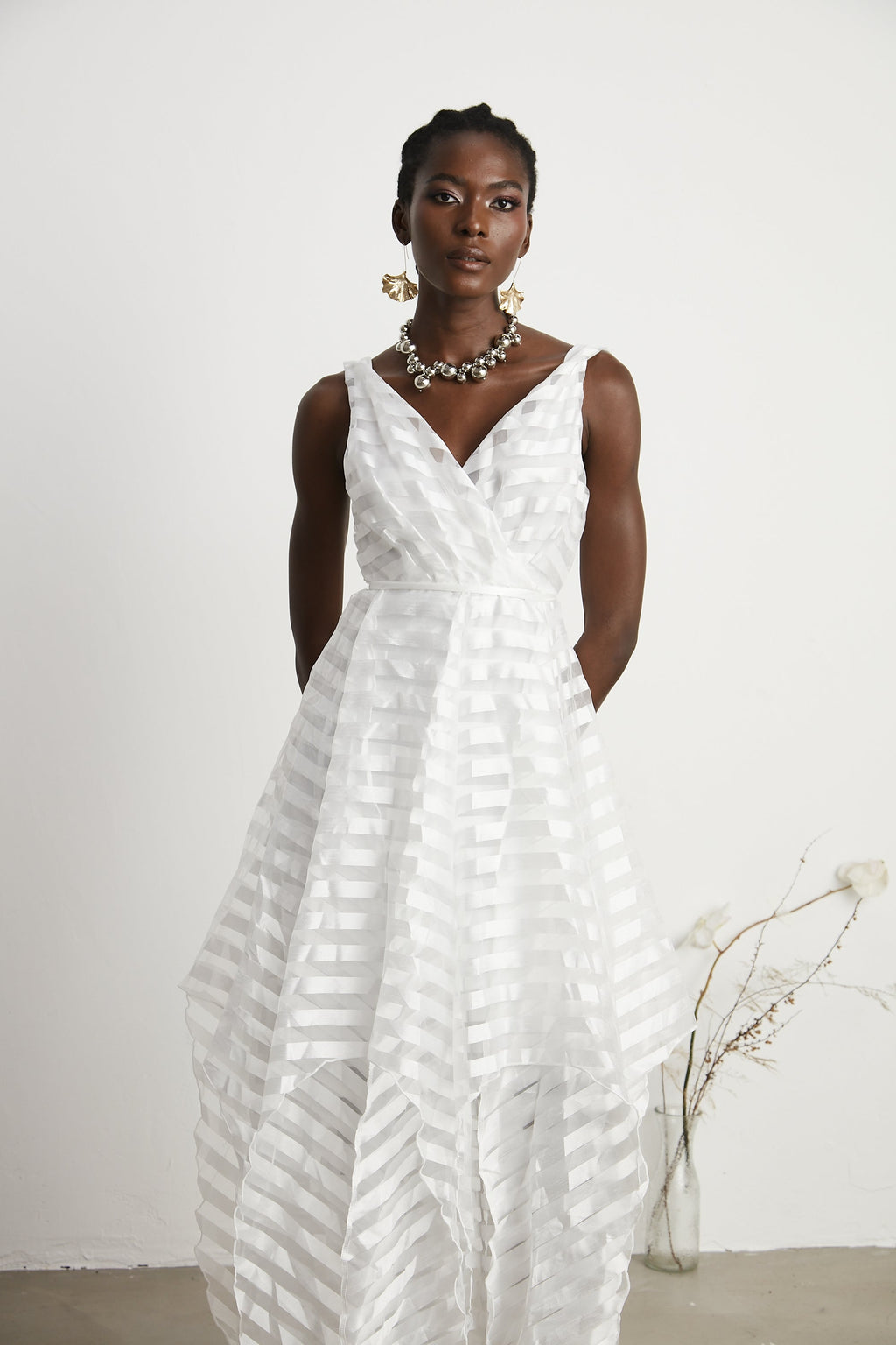 Aimée V Yaka Çizgili Tül Desenli Midi Elbise