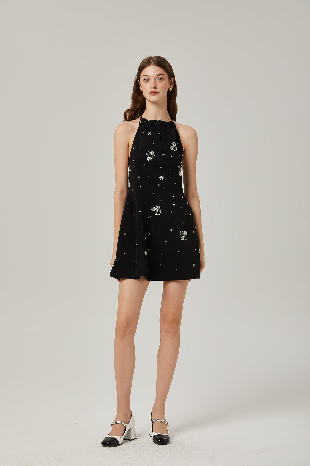 Ariane'İn Kristal İşlemeli Sırtı Açık Mini Elbisesi