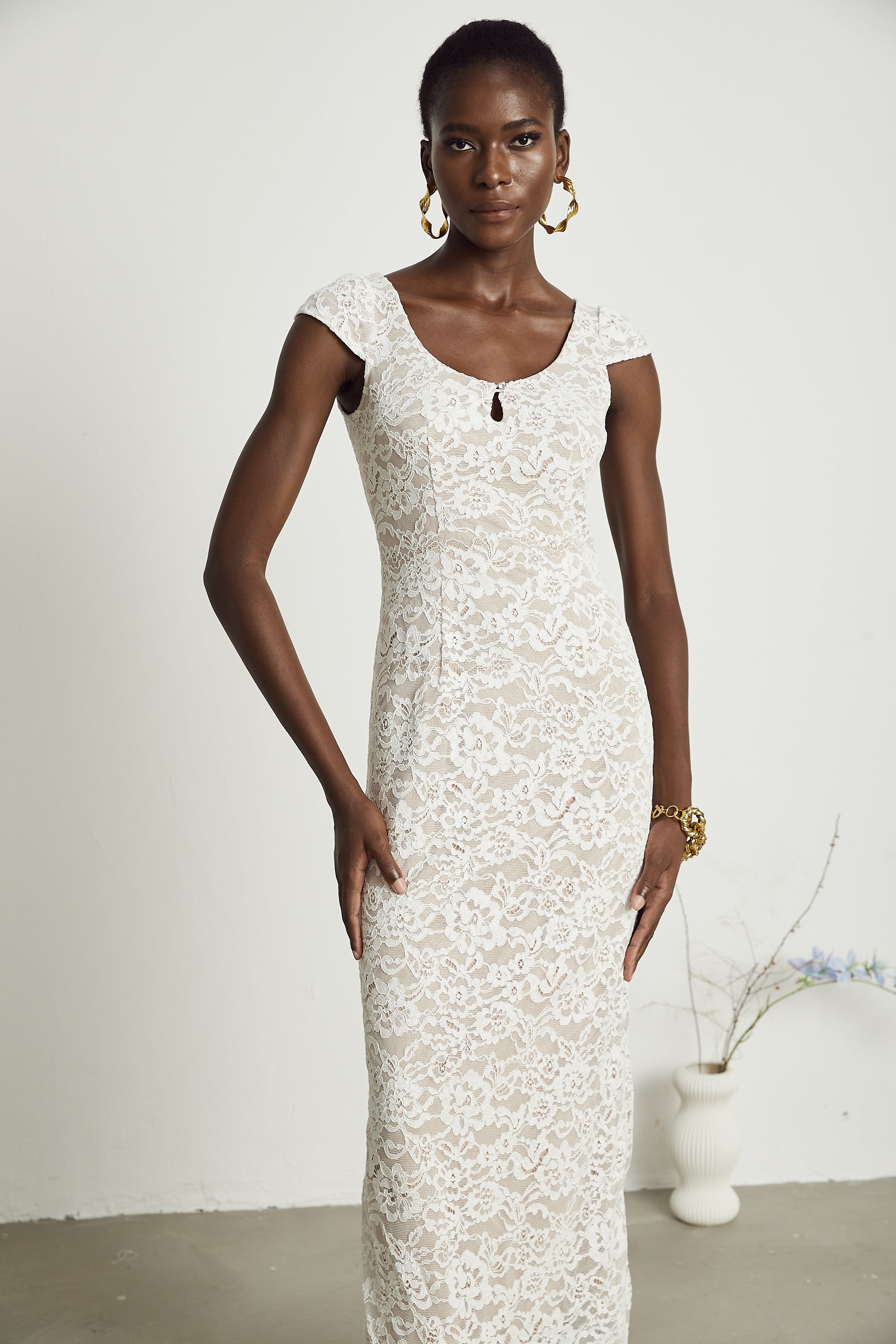 Ariane Dantel Detaylı Çiçek İşlemeli Midi Elbise