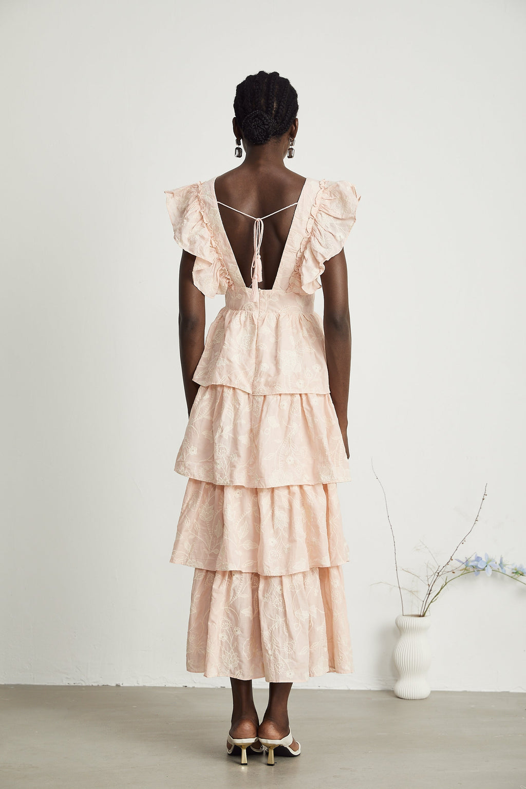 Alice Çiçek İşlemeli Katlı Uzun Elbise