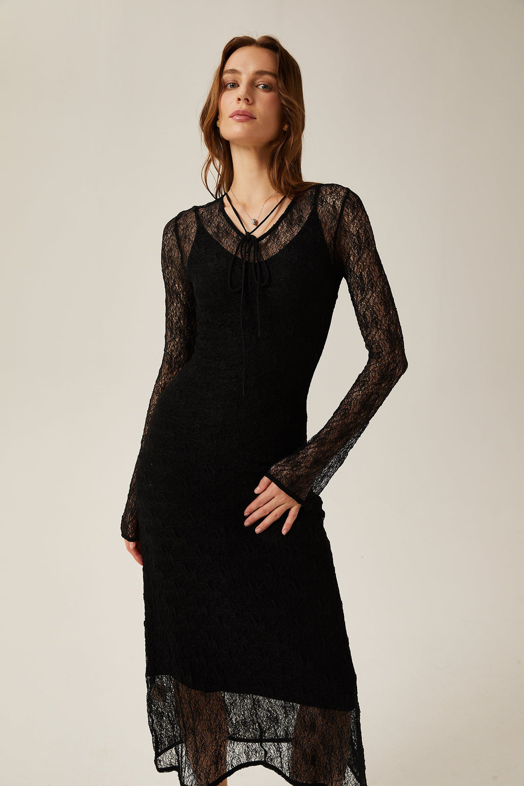 Adèleine Dantelli Yarı Transparan Üst Ve Elbise Uyumlu Set