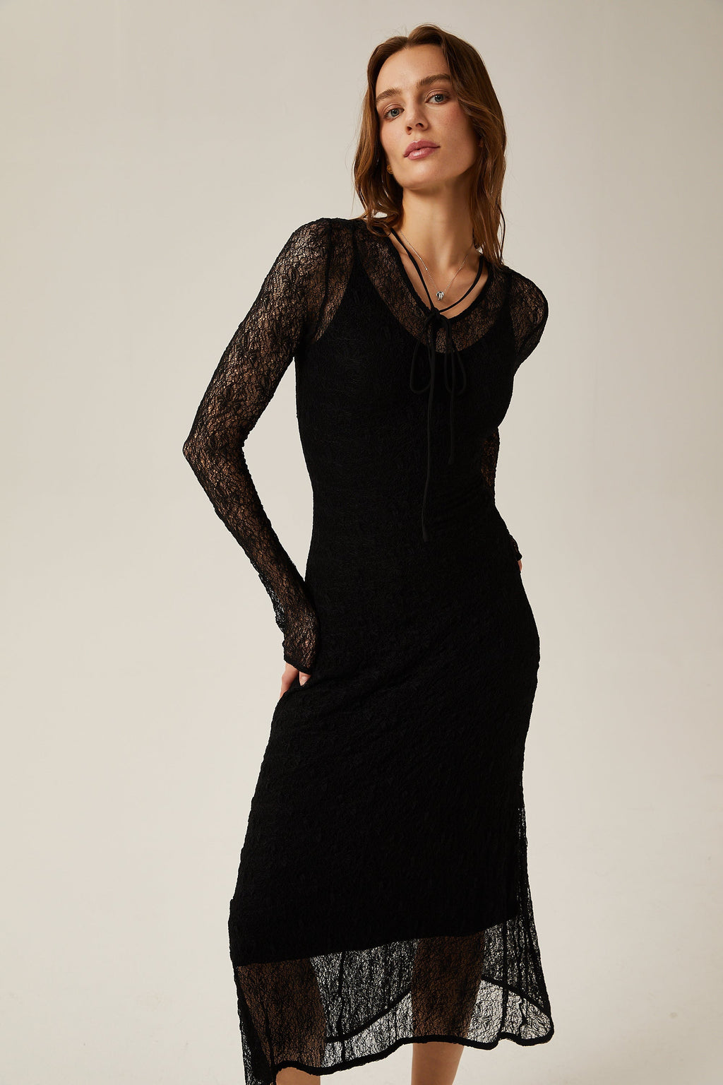 Adèleine Dantelli Yarı Transparan Üst Ve Elbise Uyumlu Set