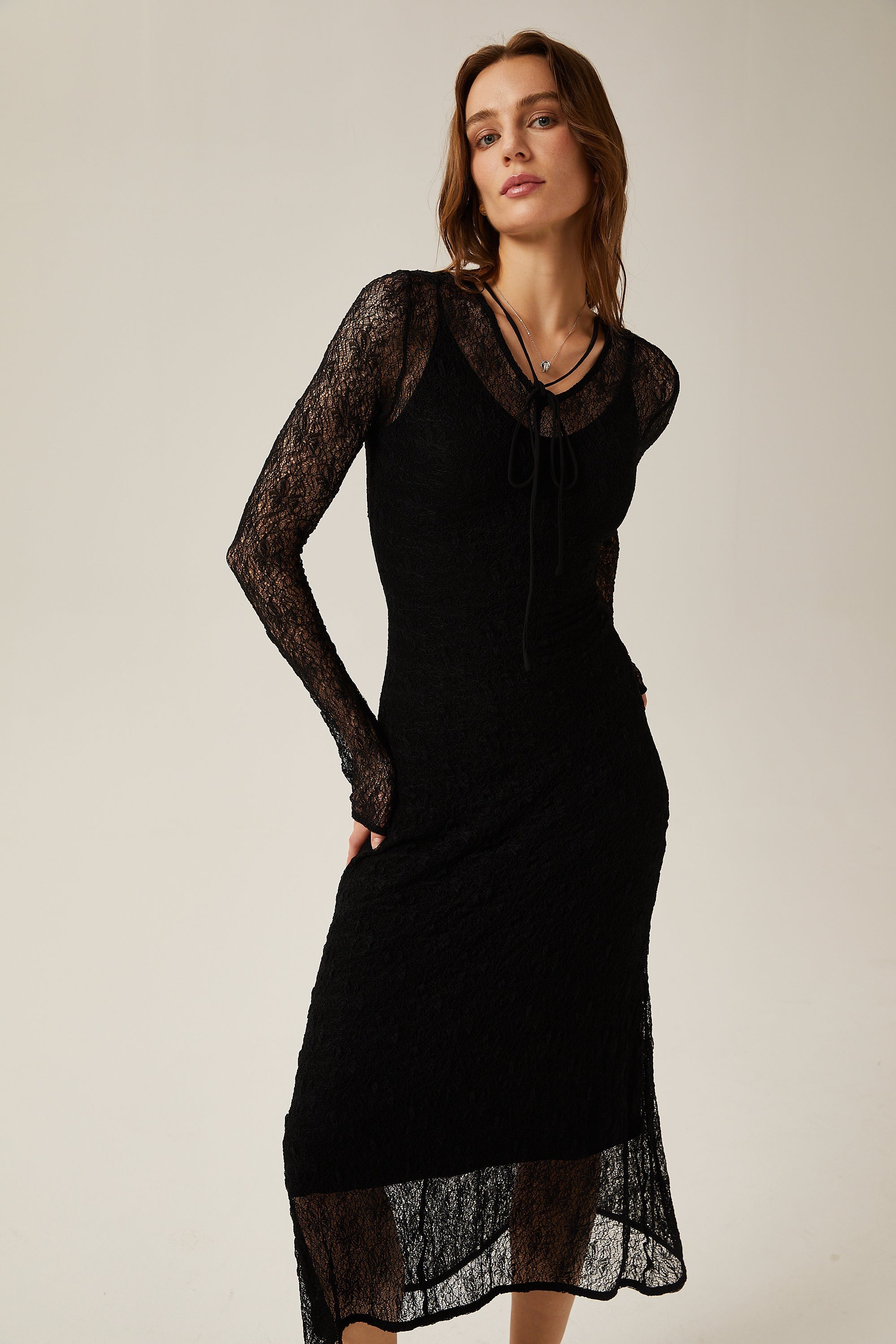 Adèleine Dantelli Yarı Transparan Üst Ve Elbise Uyumlu Set