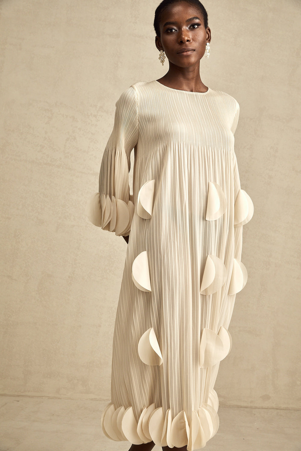 Alizée 3 Boyutlu Yaprak Detaylı Midi Elbise