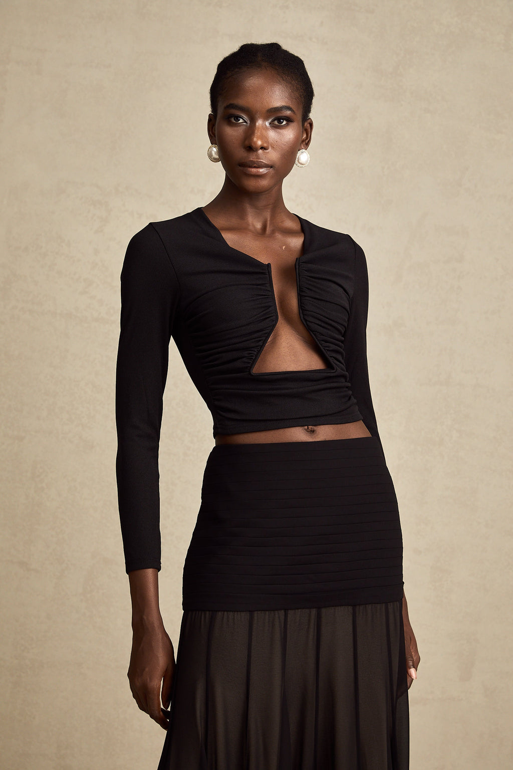 Anaïs Siyah Önü Açık Büzgülü Üst