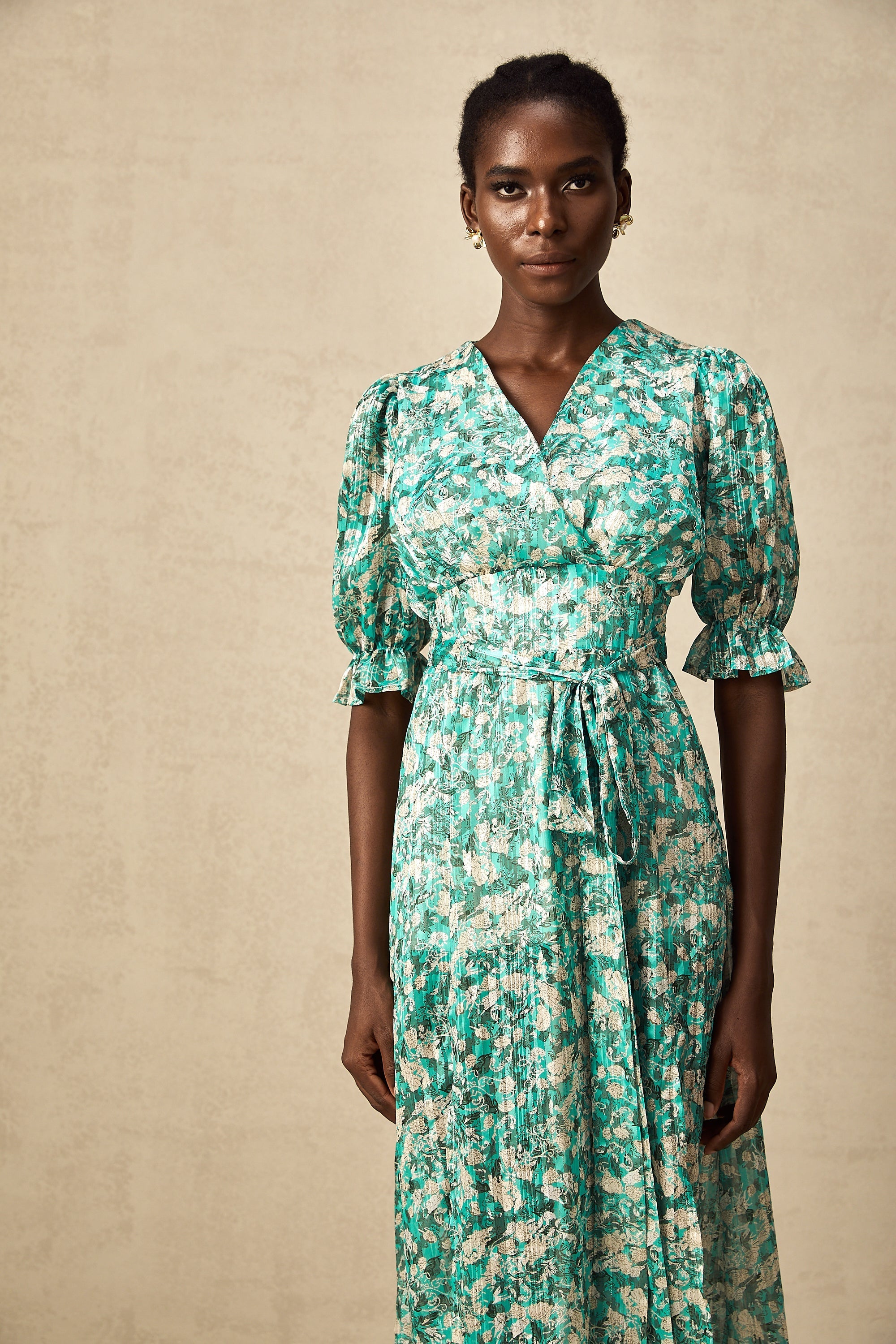 Alisa Yeşili Çiçek Desenli, Yırtmaçlı Midi Elbise