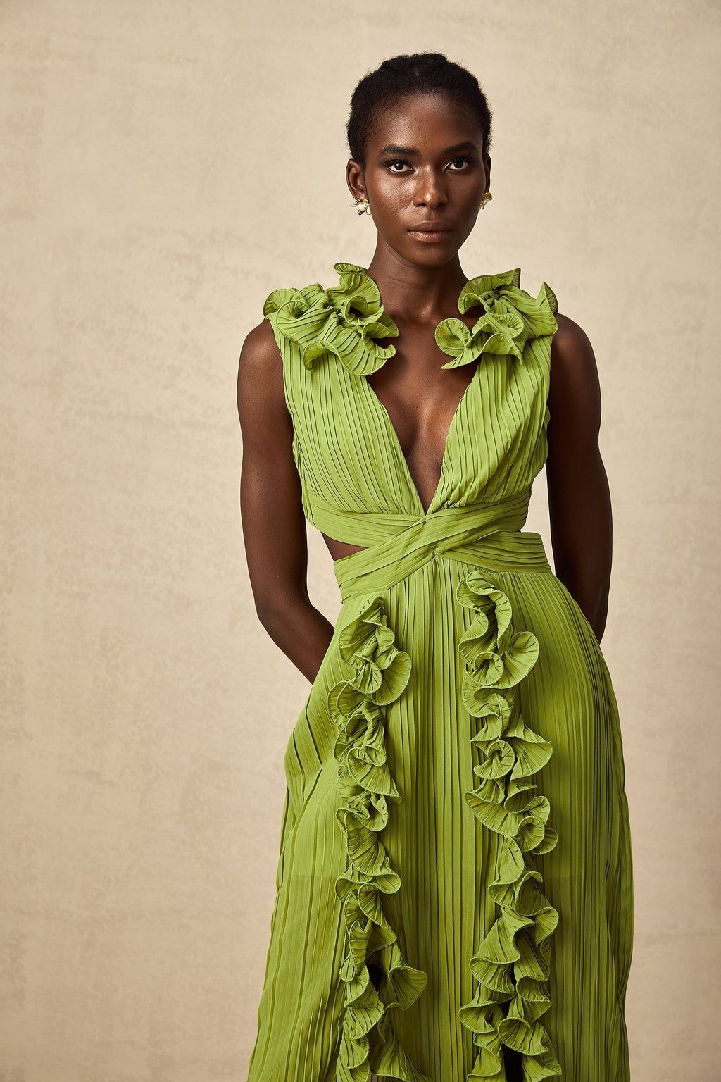 Alina Yeşil Volanlı Tam Pilili Maxi Elbise