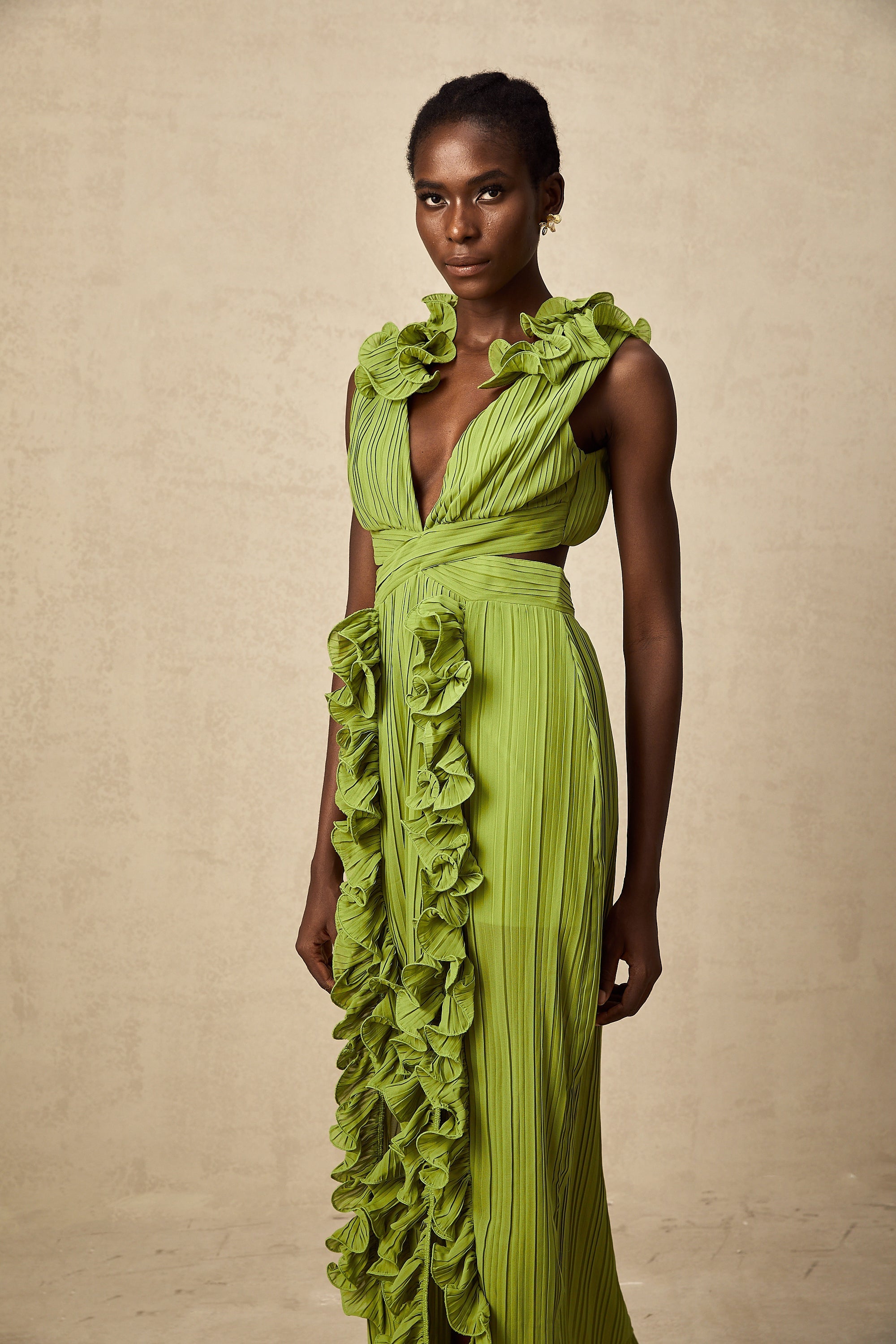 Alina Yeşil Volanlı Tam Pilili Maxi Elbise