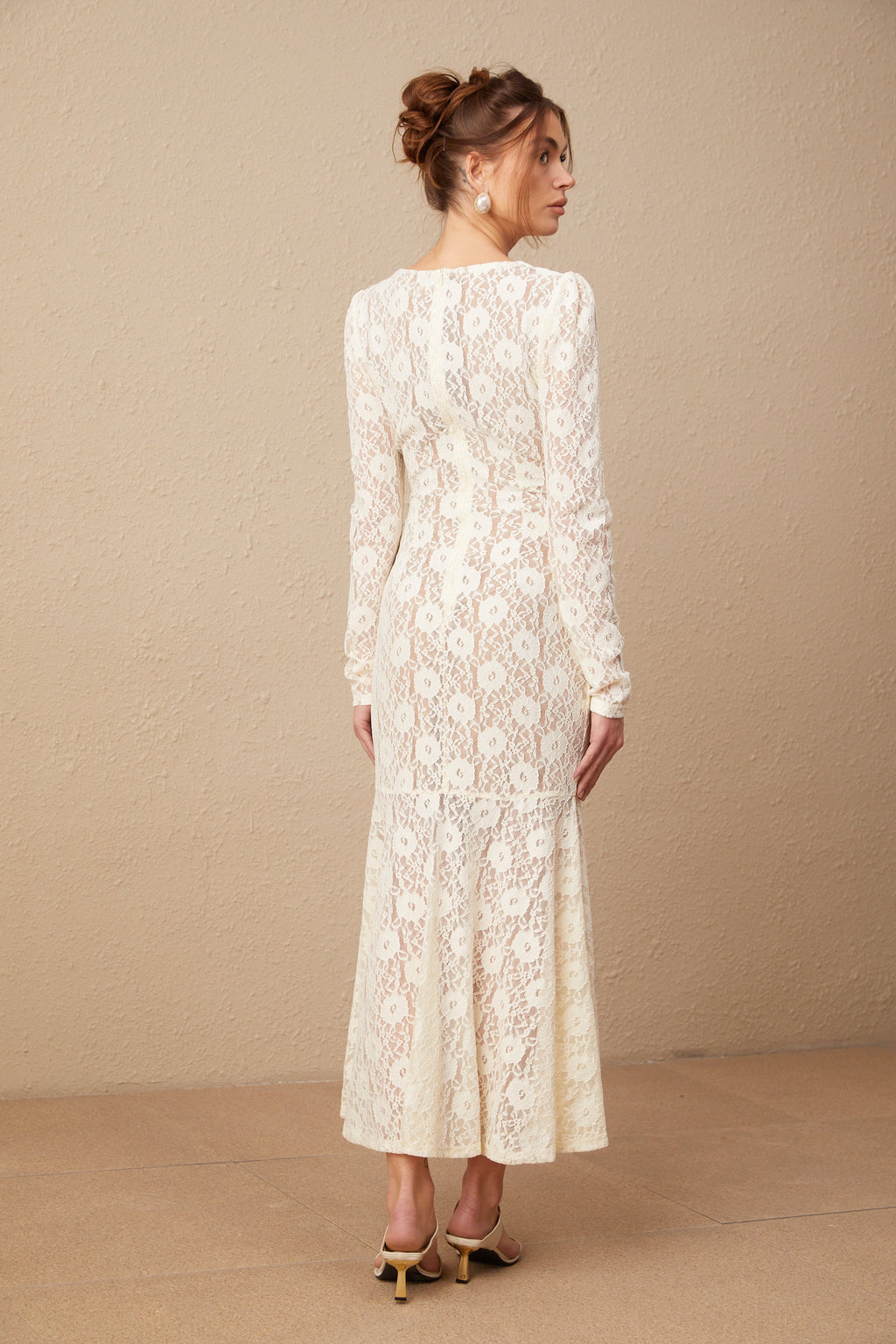 Anaxarete Beyaz Çiçekli Dantel Midi Elbise