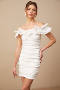 Aïssatou Beyaz Omuzları Fırfırlı Mini Elbise