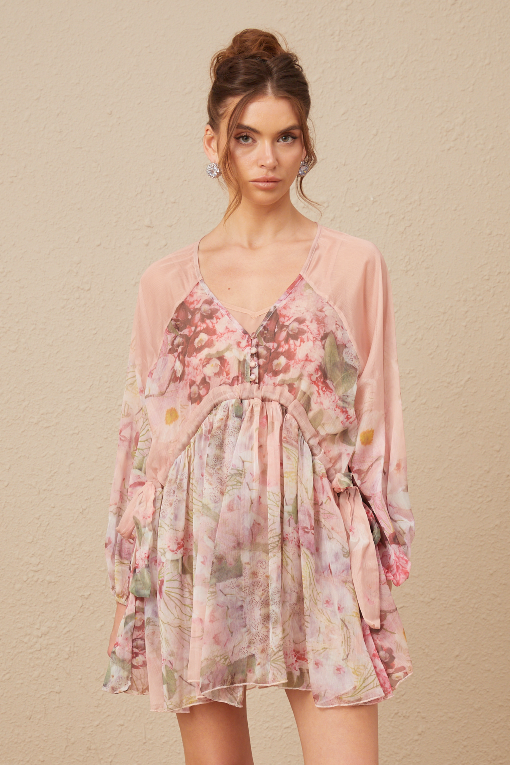 Alicia Çiçek Desenli Pilili İpek Mini Elbise