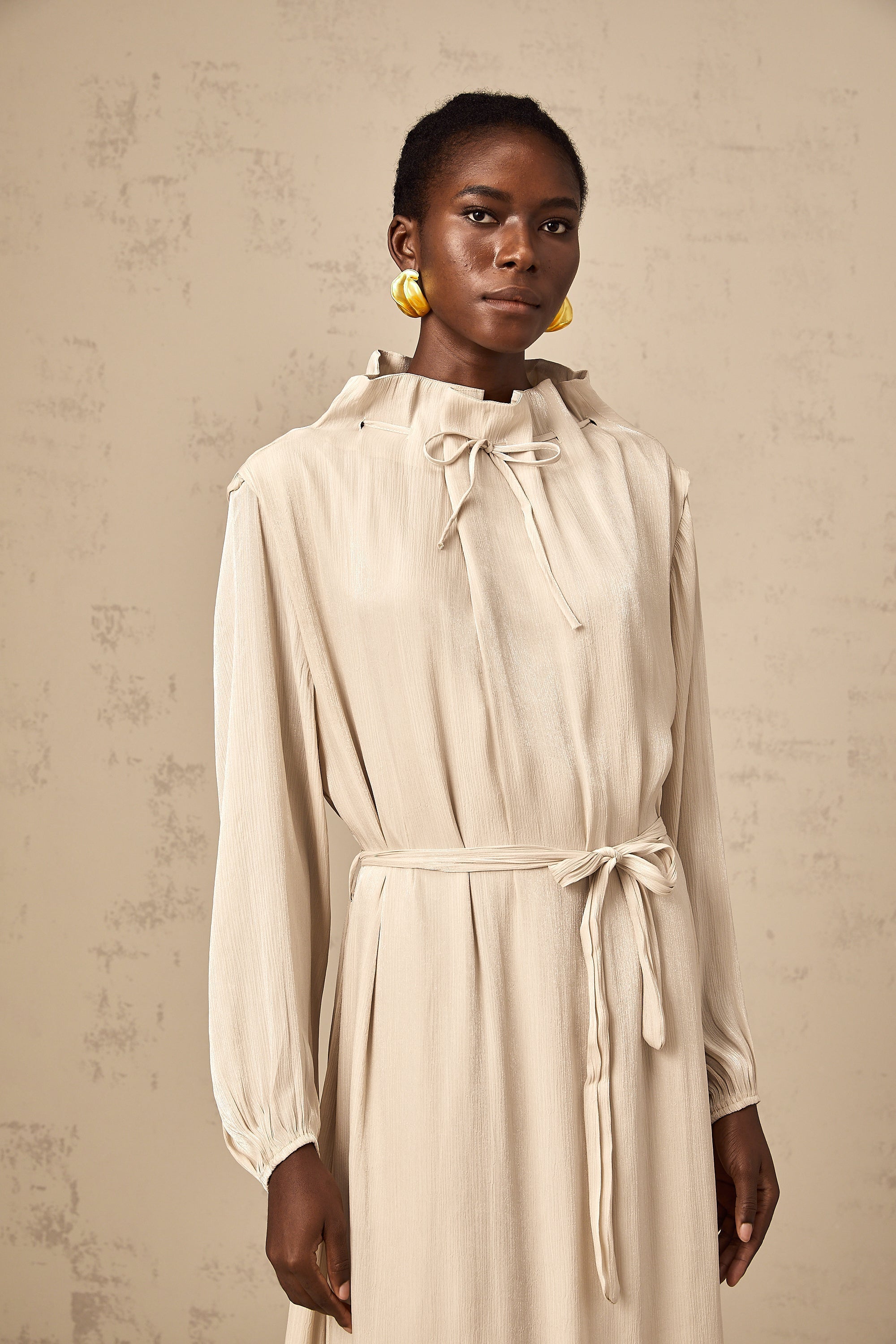 Agata Kendinden Kravatlı Tül Midi Elbise