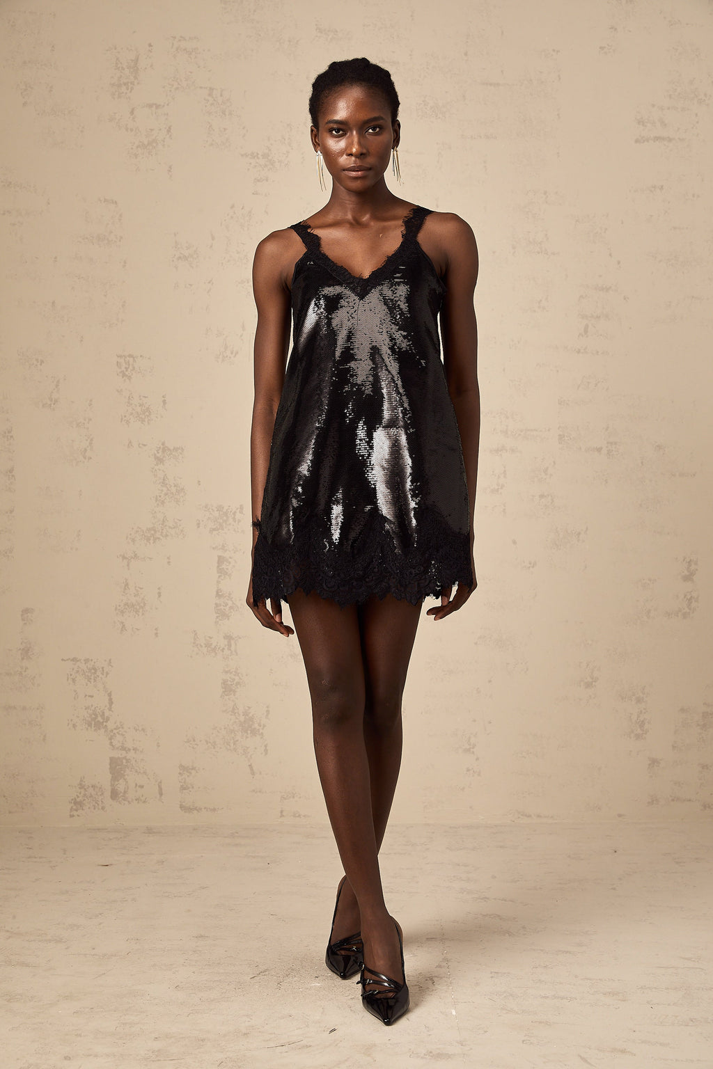 Antonella Siyah Dantel Detaylı Pullu Mini Elbise