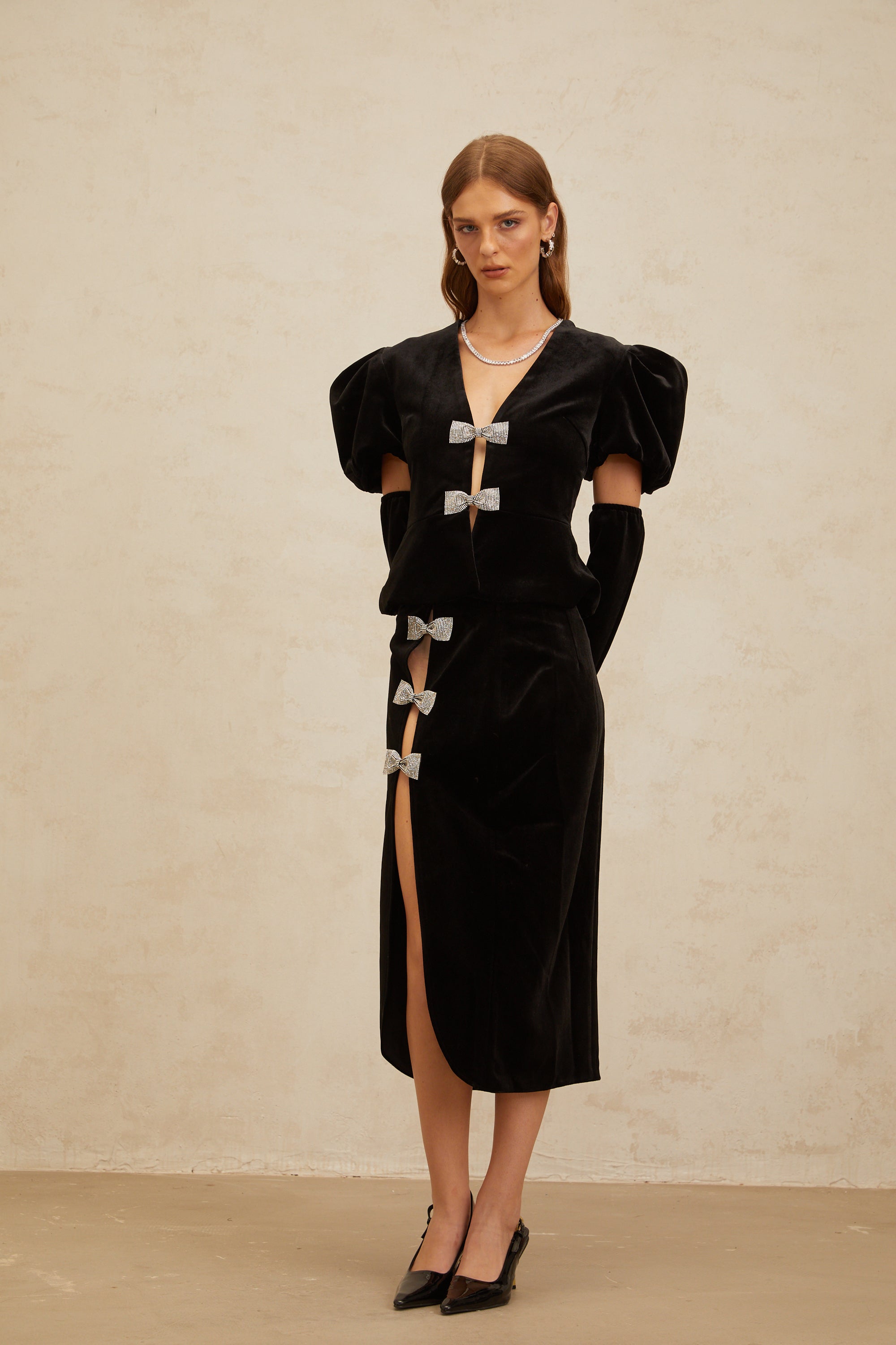 Adèle Siyah Kurdele Detaylı Kesik Kadife Bluz ve Etek Takımı