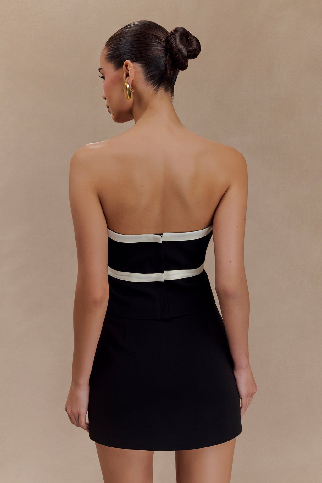 Aisha Kontrast Fiyonklu Straplez Takım Elbise Üstü - Siyah Beyaz