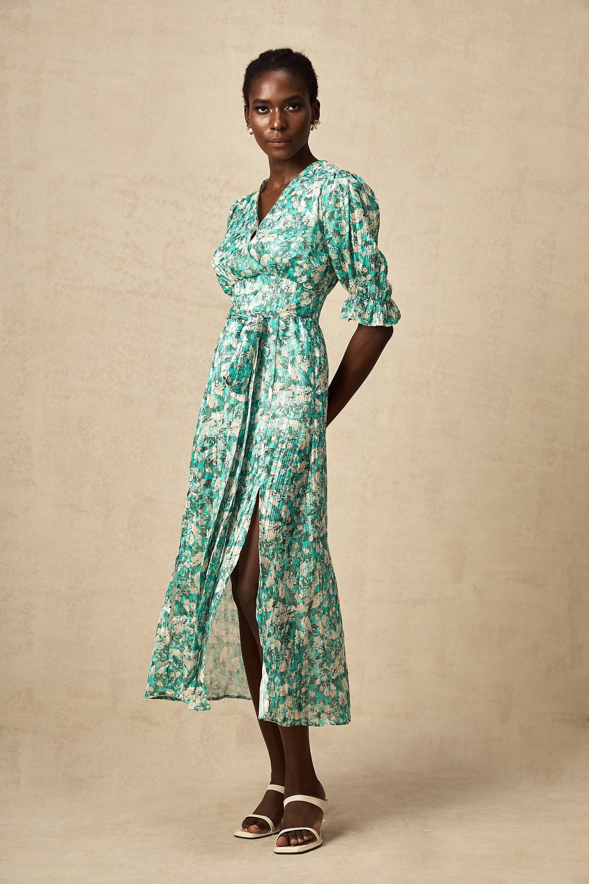 Alisa Yeşili Çiçek Desenli, Yırtmaçlı Midi Elbise