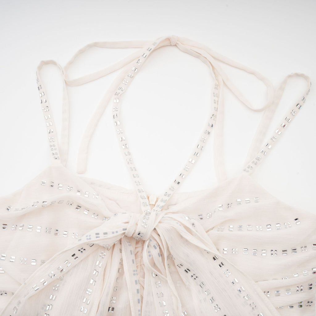 Adèle Beyaz Pilili Kristal Süslemeli Midi Elbise