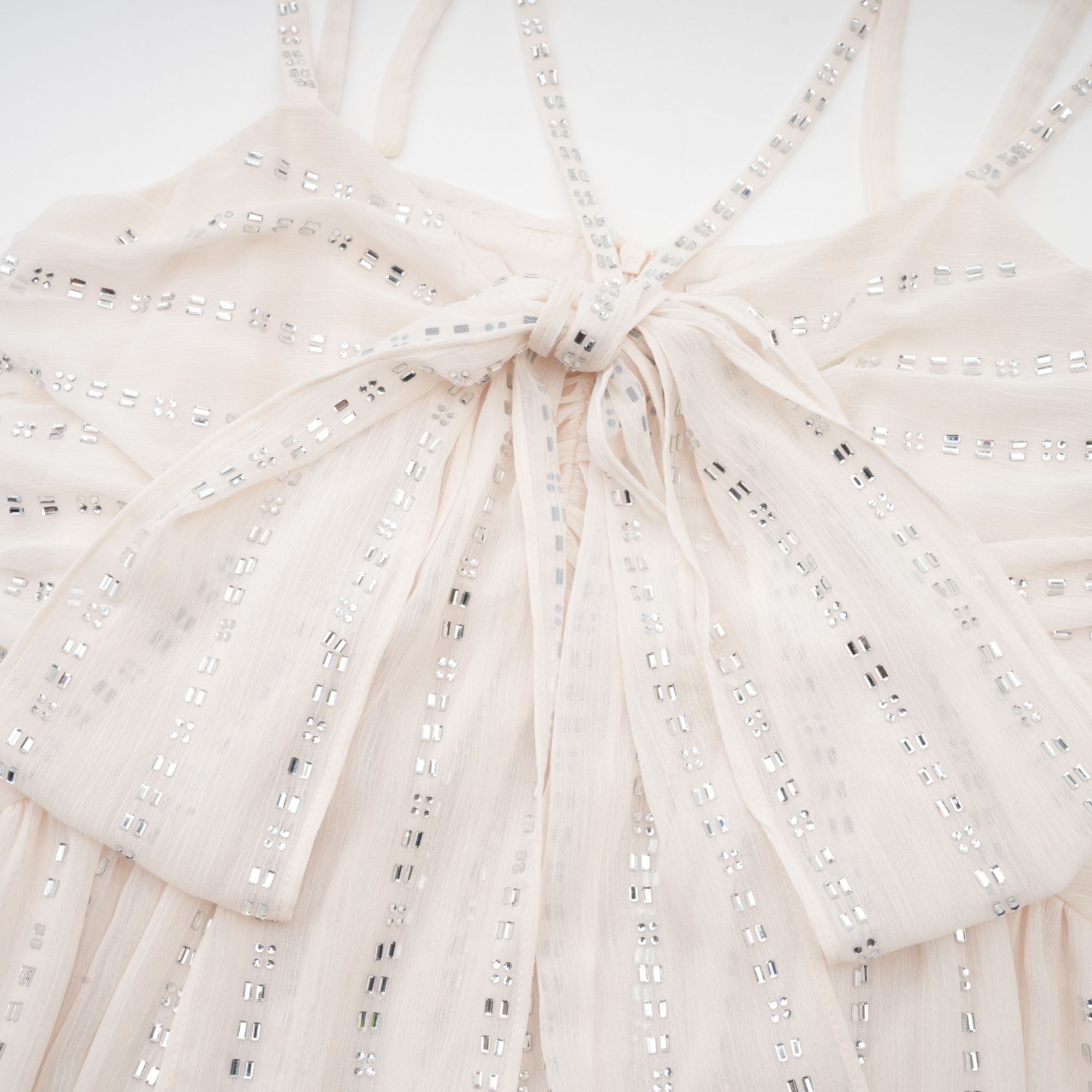 Adèle Beyaz Pilili Kristal Süslemeli Midi Elbise