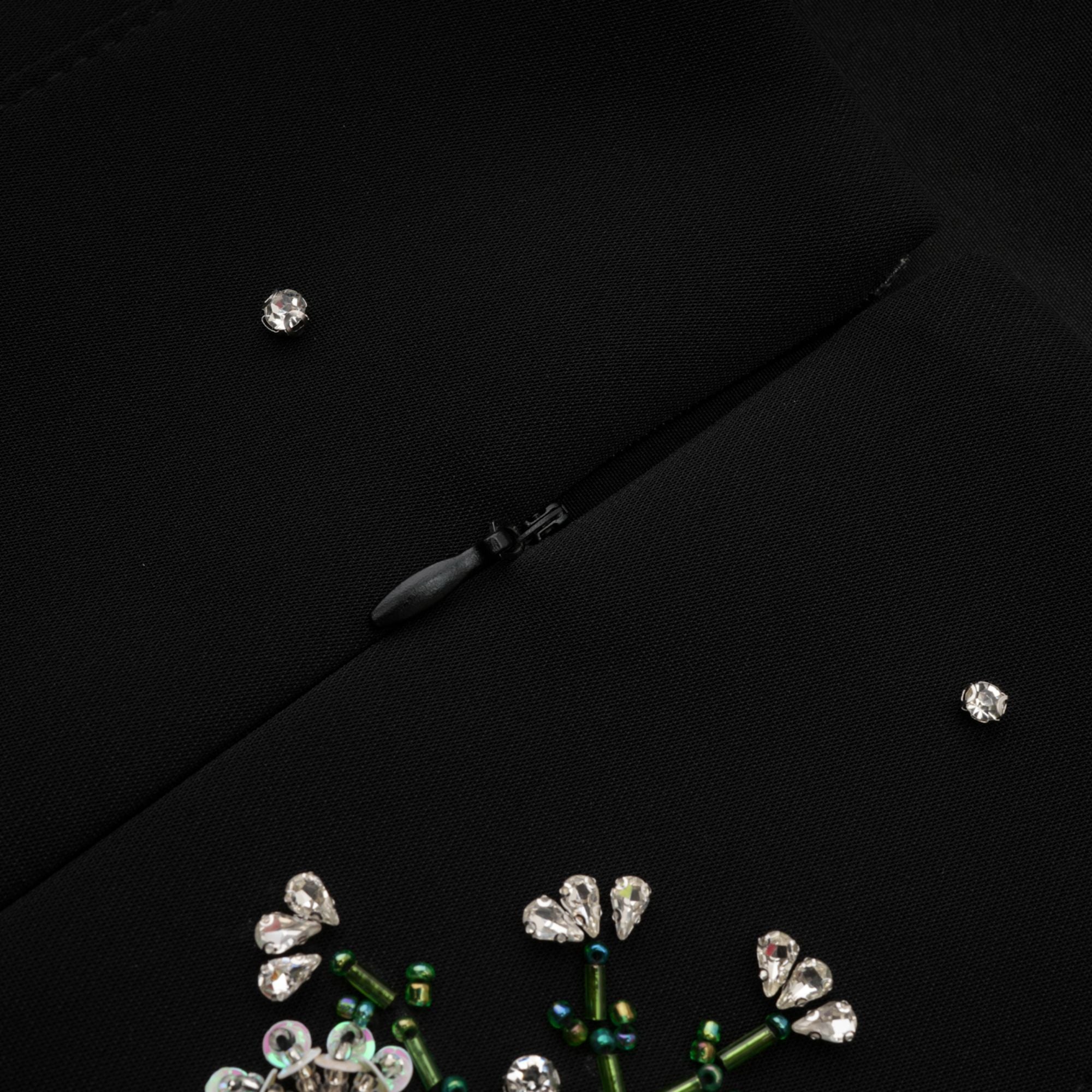 Ariane'İn Kristal İşlemeli Sırtı Açık Mini Elbisesi