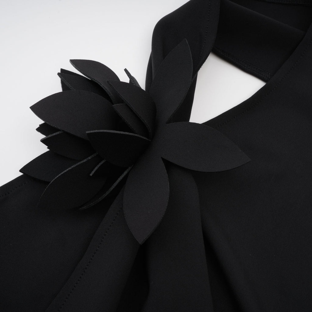 Aline Çiçek Aplikeli Sırtı Açık Asimetrik Üst