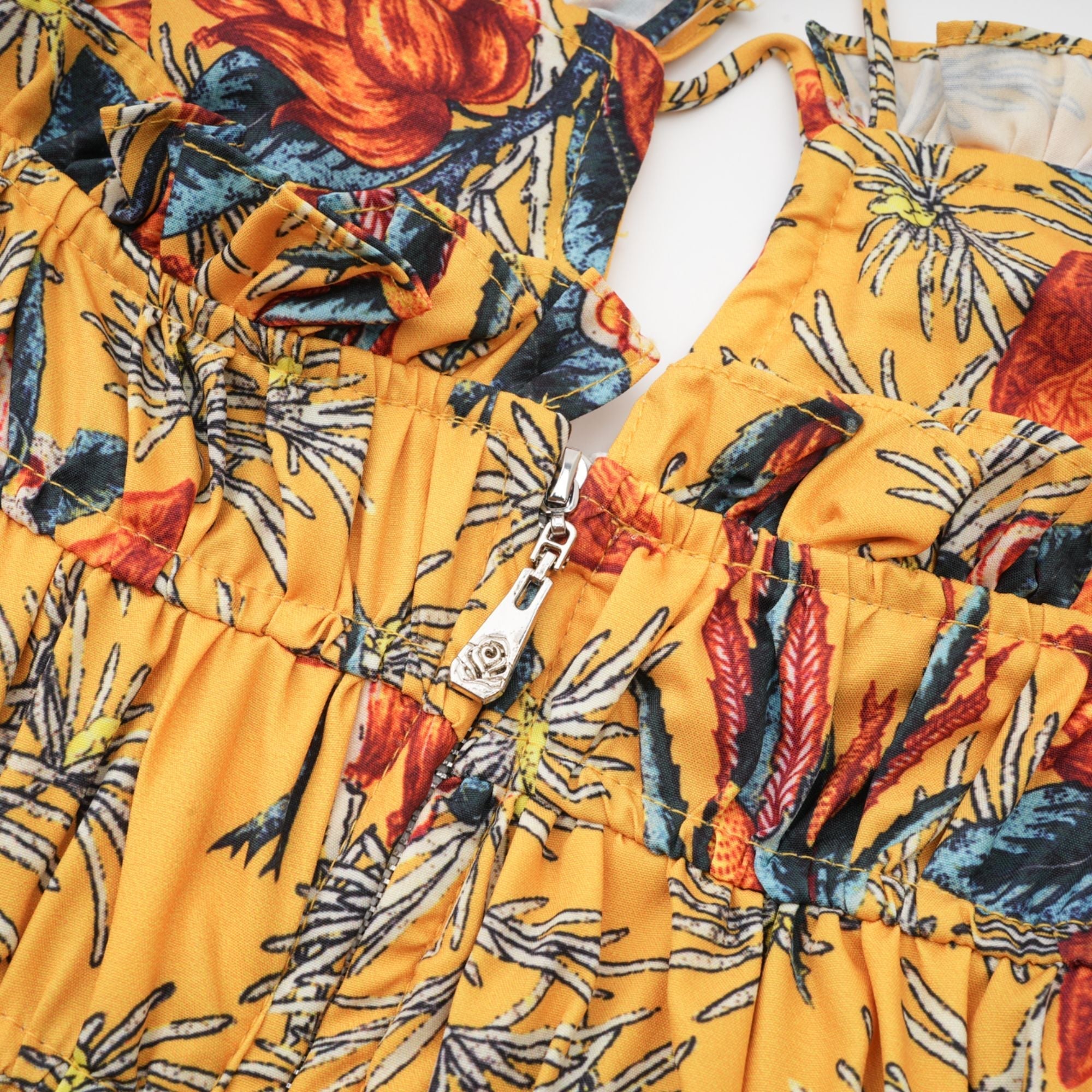 Apolline Katlı Fırfırlı Çiçek Desenli Midi Elbise