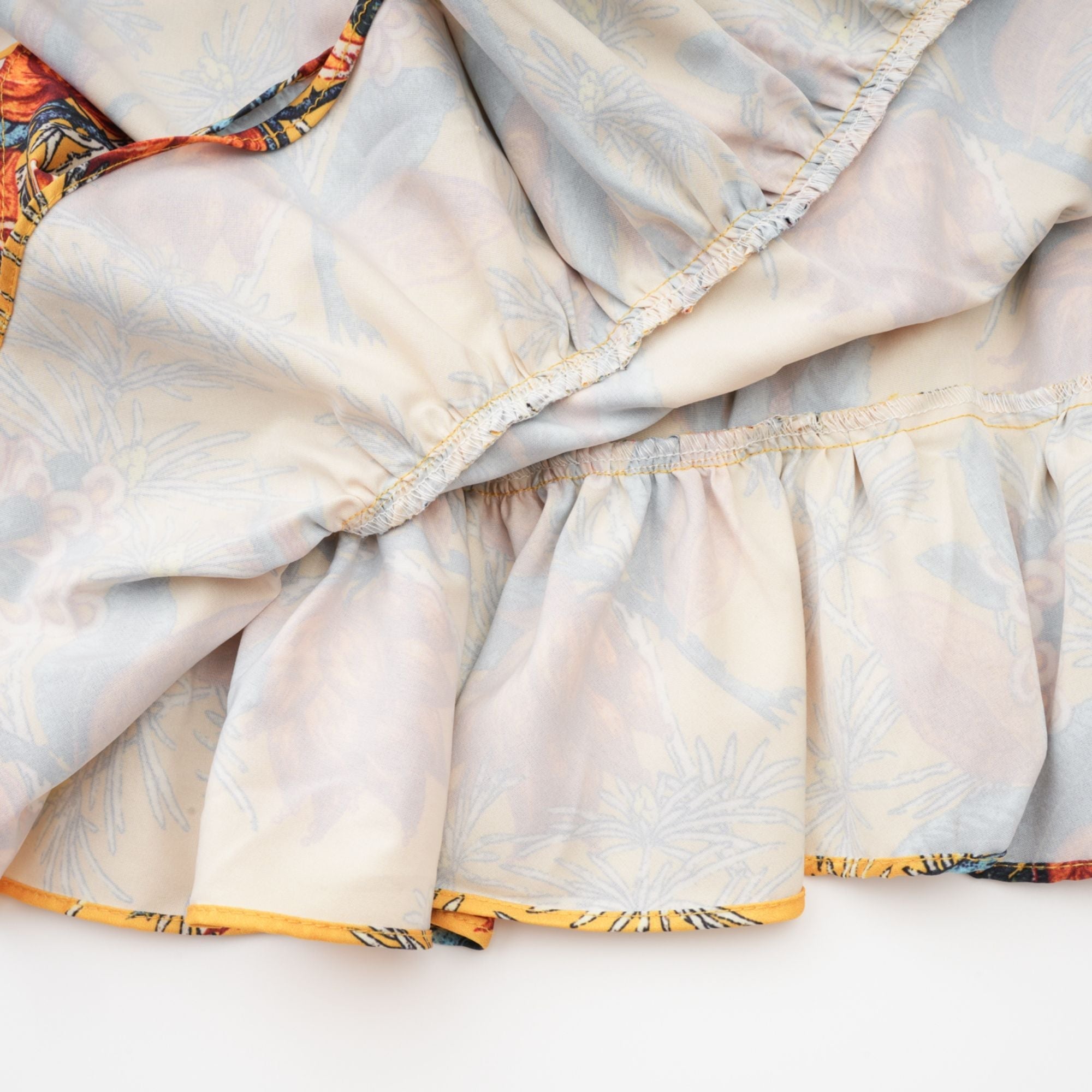 Apolline Katlı Fırfırlı Çiçek Desenli Midi Elbise